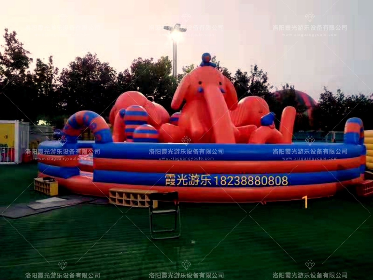大象充气城堡